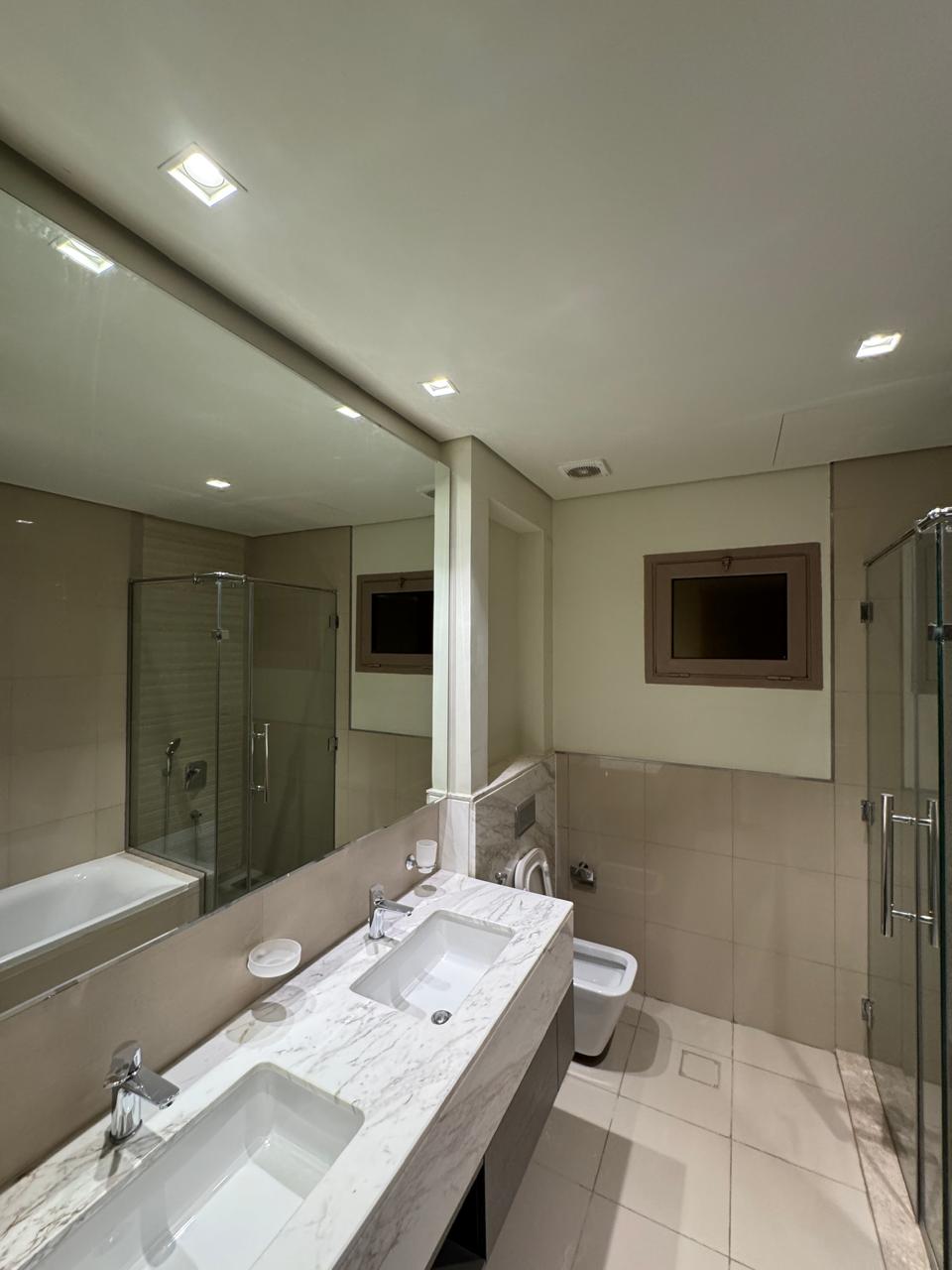 🏡 **3BD Luxurious Villa for Sale in Gated Compound**  